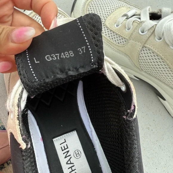 CC Black & White Sneakers - Picture 2 of 8